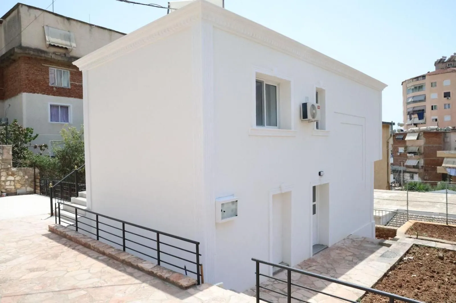 Downtown Boutique Villa Sarande 0*,  Albania